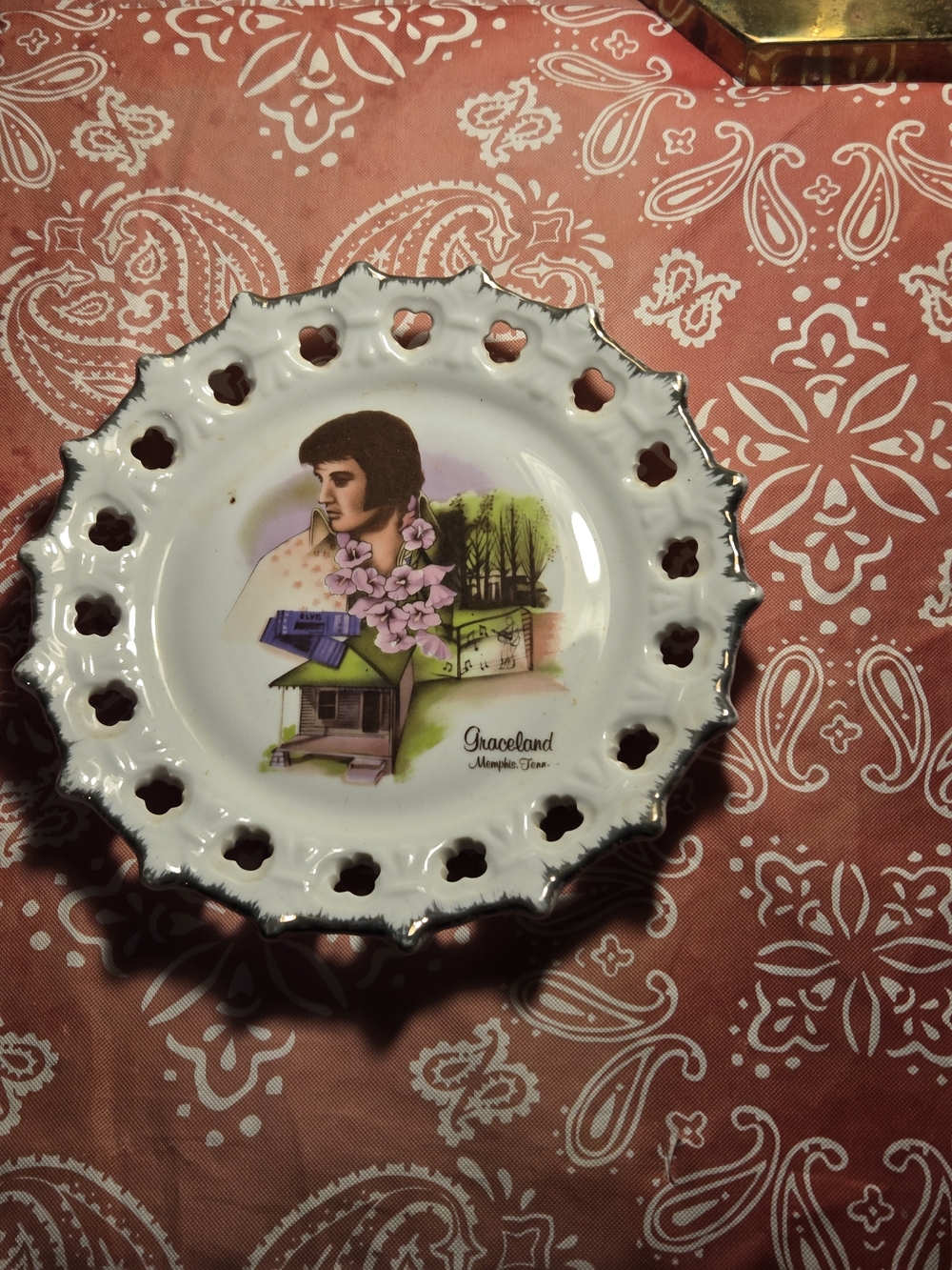 Source Unknown White Decorative Display Plate with Black Marking
